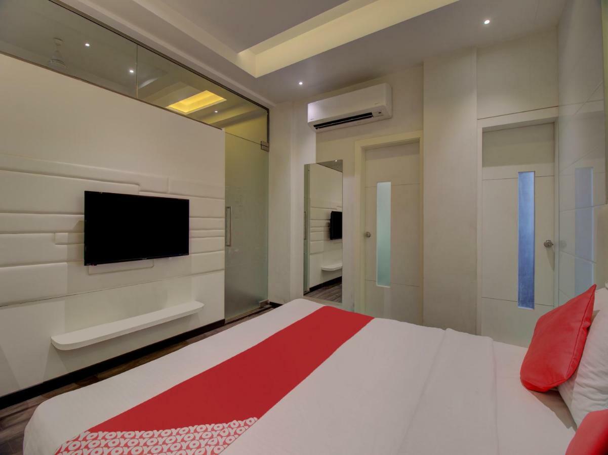 Oyo 35844 Hotel Lotus Residency Sāngli Buitenkant foto
