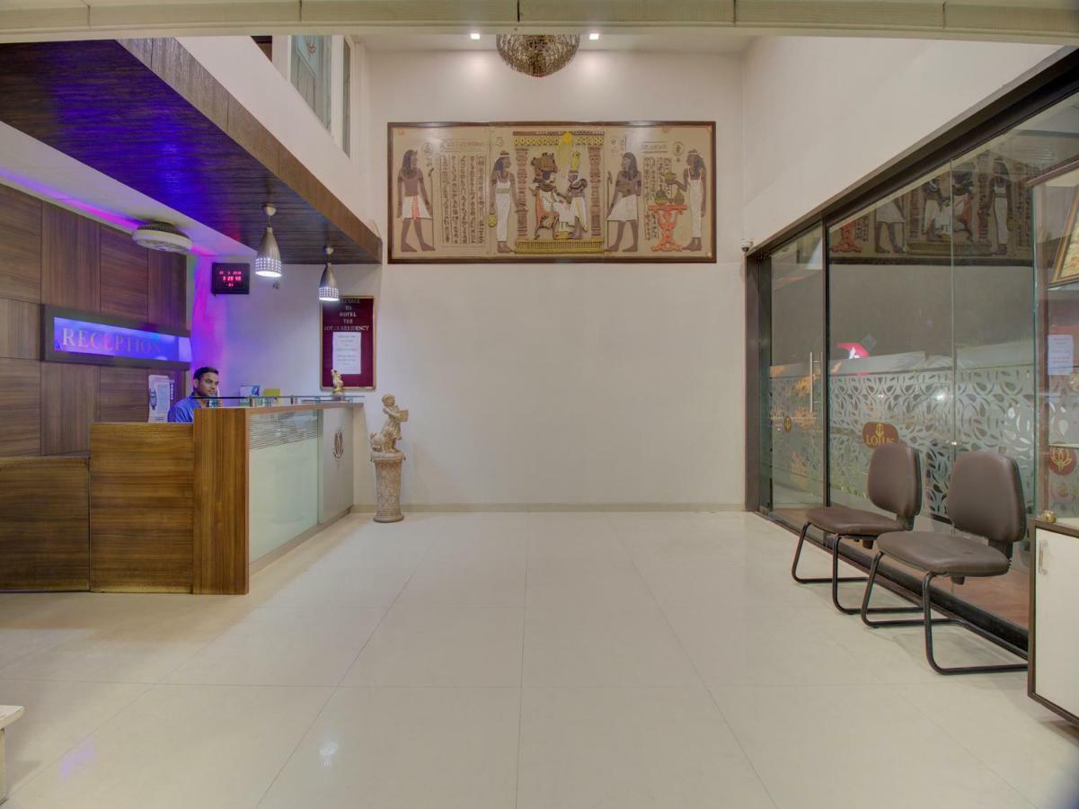 Oyo 35844 Hotel Lotus Residency Sāngli Buitenkant foto