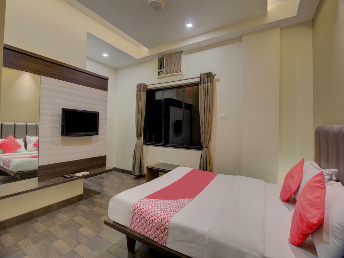 Oyo 35844 Hotel Lotus Residency Sāngli Buitenkant foto