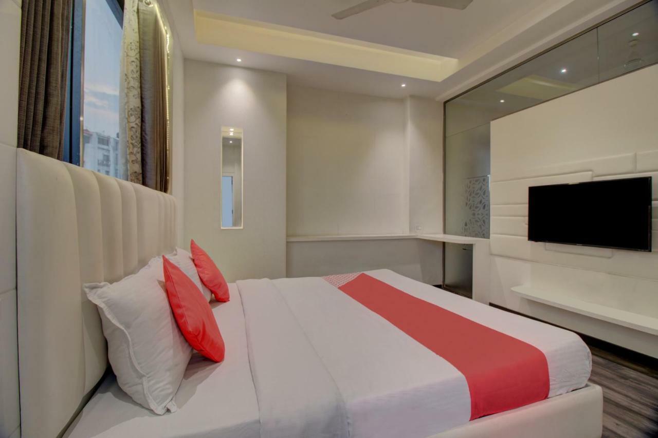 Oyo 35844 Hotel Lotus Residency Sāngli Buitenkant foto