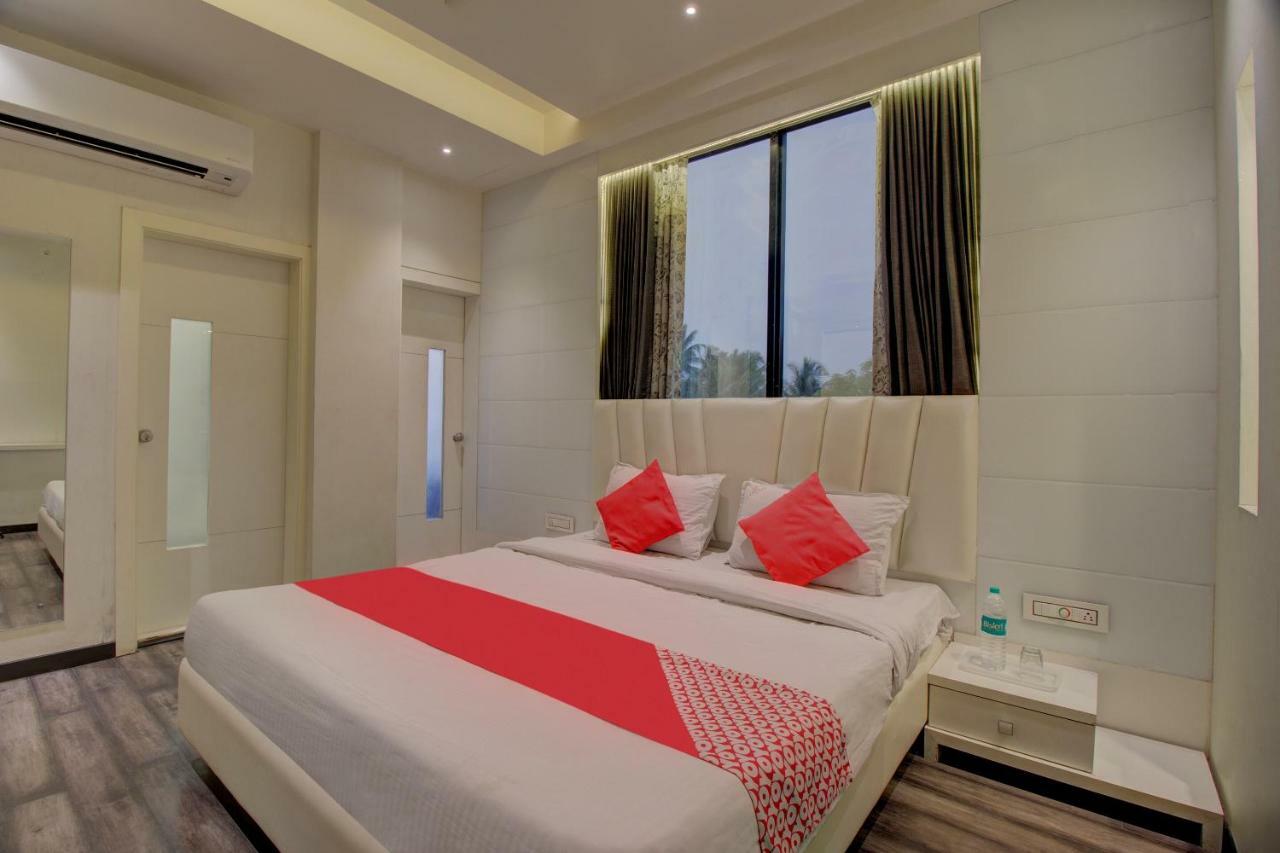 Oyo 35844 Hotel Lotus Residency Sāngli Buitenkant foto