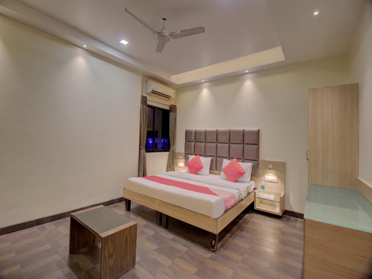 Oyo 35844 Hotel Lotus Residency Sāngli Buitenkant foto